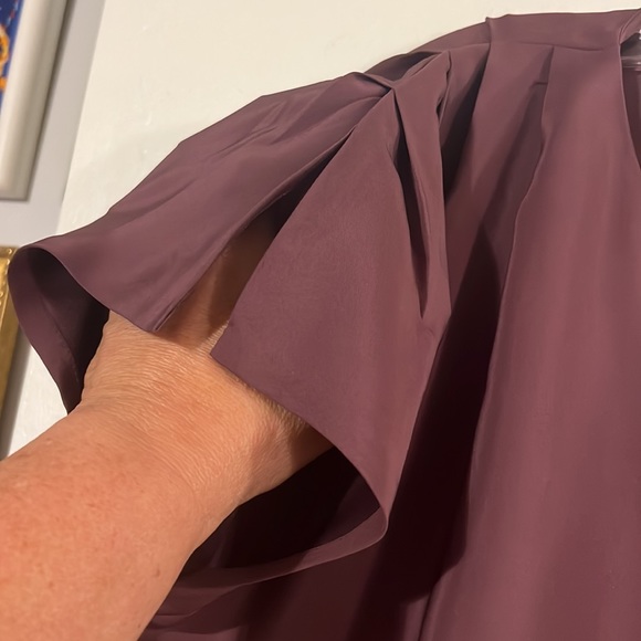 Nordstrom plum notched cap sleeve v neck 100% silk top - Picture 3 of 9